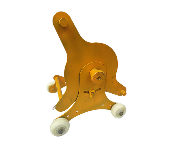 Hand-held pipe wrapping machine for coating tape installation